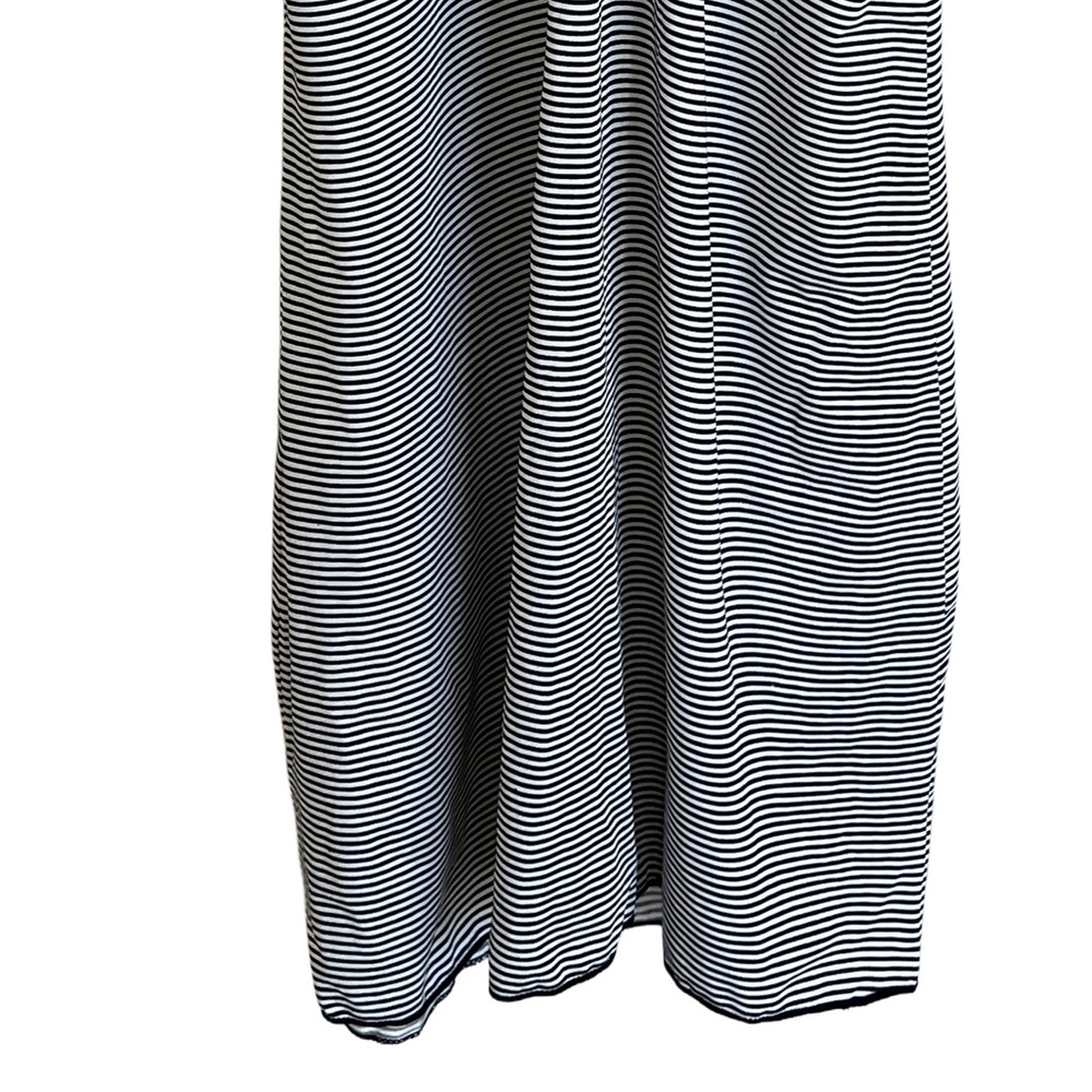 Elegant Black and White Striped Women's Chemise - Picture 6 of 6